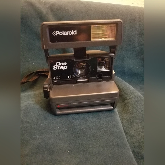Polaroid One Step 600 camera